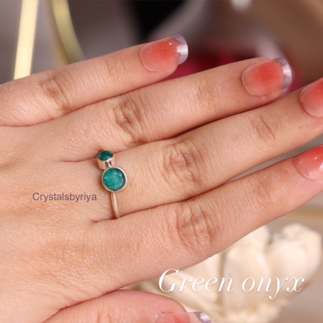 Green onyx silver ring — image 1